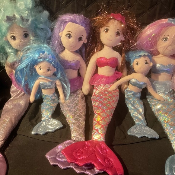 MERMAID Dolls by Aurora. Bundle includes 4 large & 2 smaller mermaids. Pre-owned - Picture 4 of 9